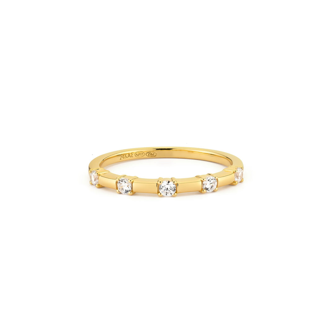 Ring met kleine steentjes