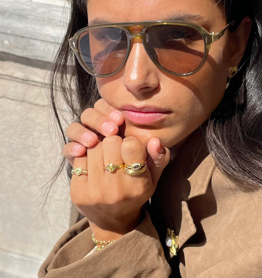 Ring with oval shaped stone and details - 124174Y