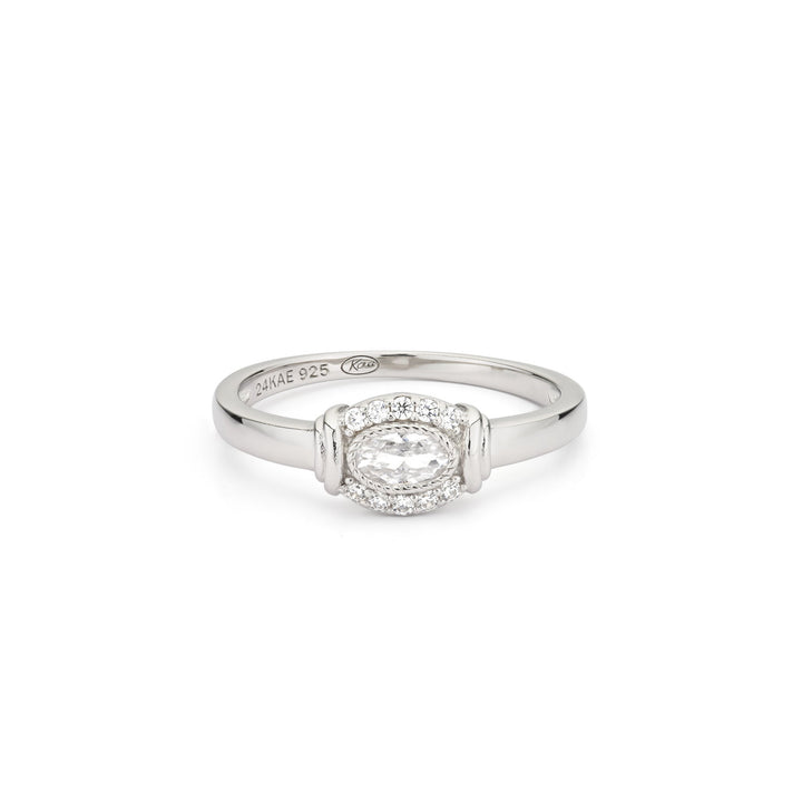 Ring with oval shaped stone and details - 124174S