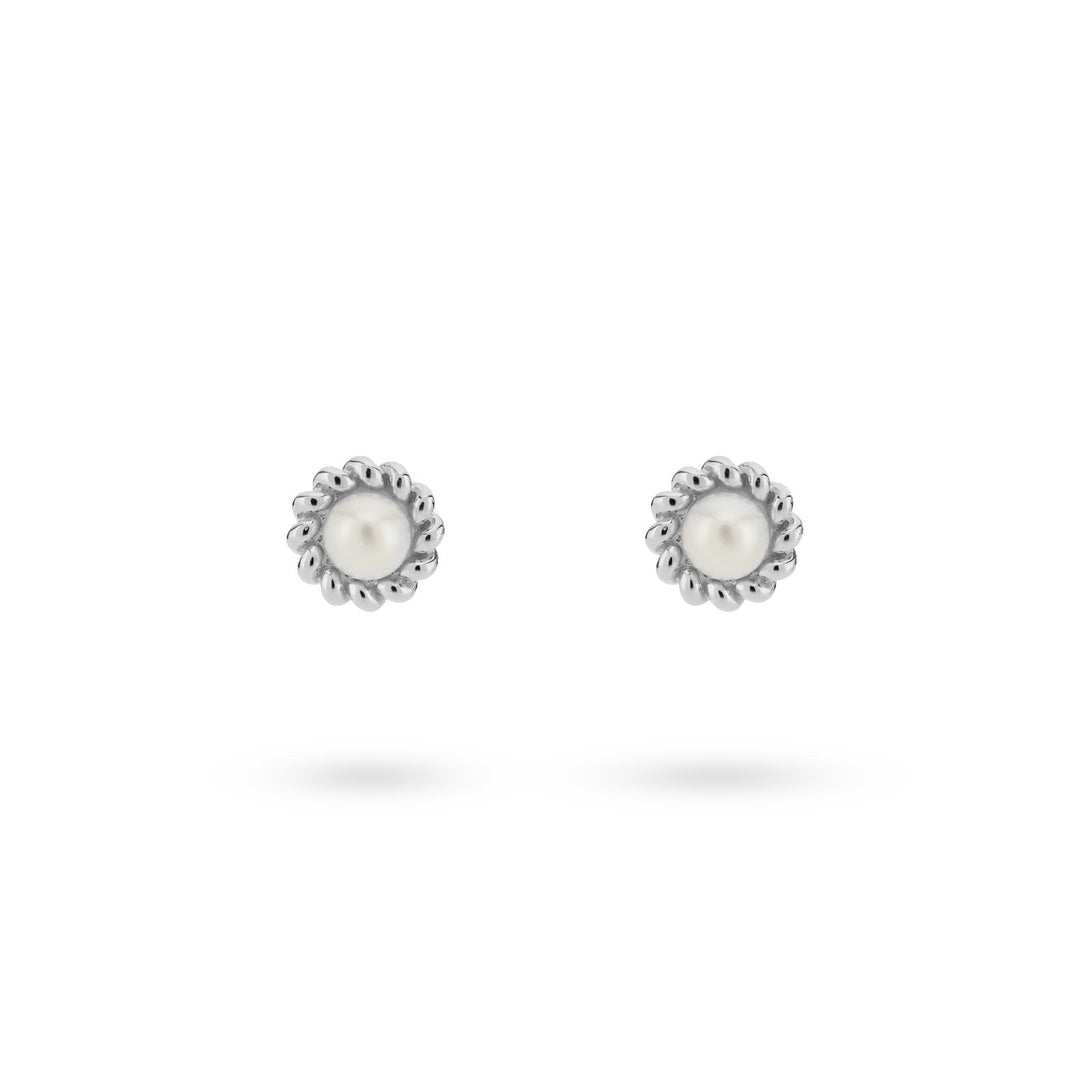 Earstud with pearl and twisted detail