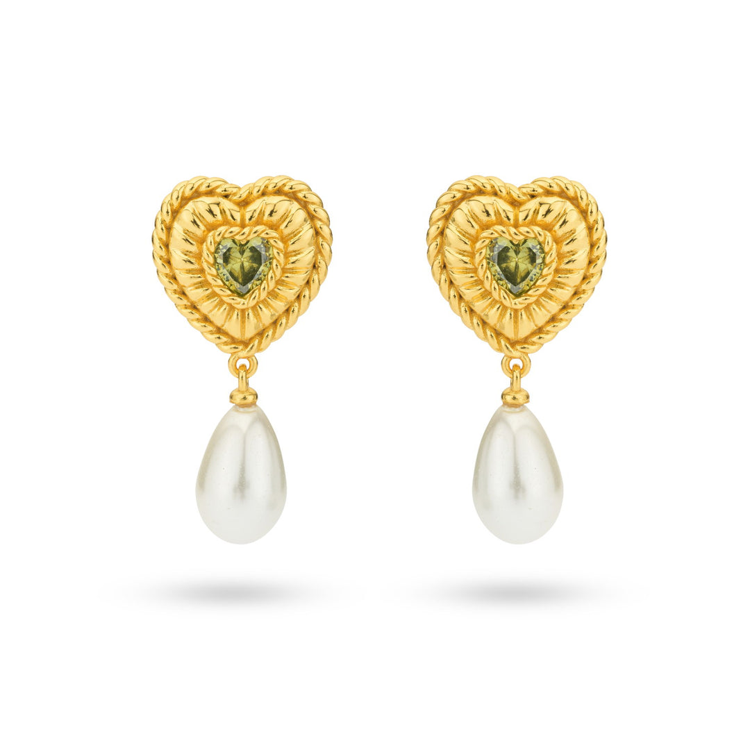 Heartshaped earring with pearl