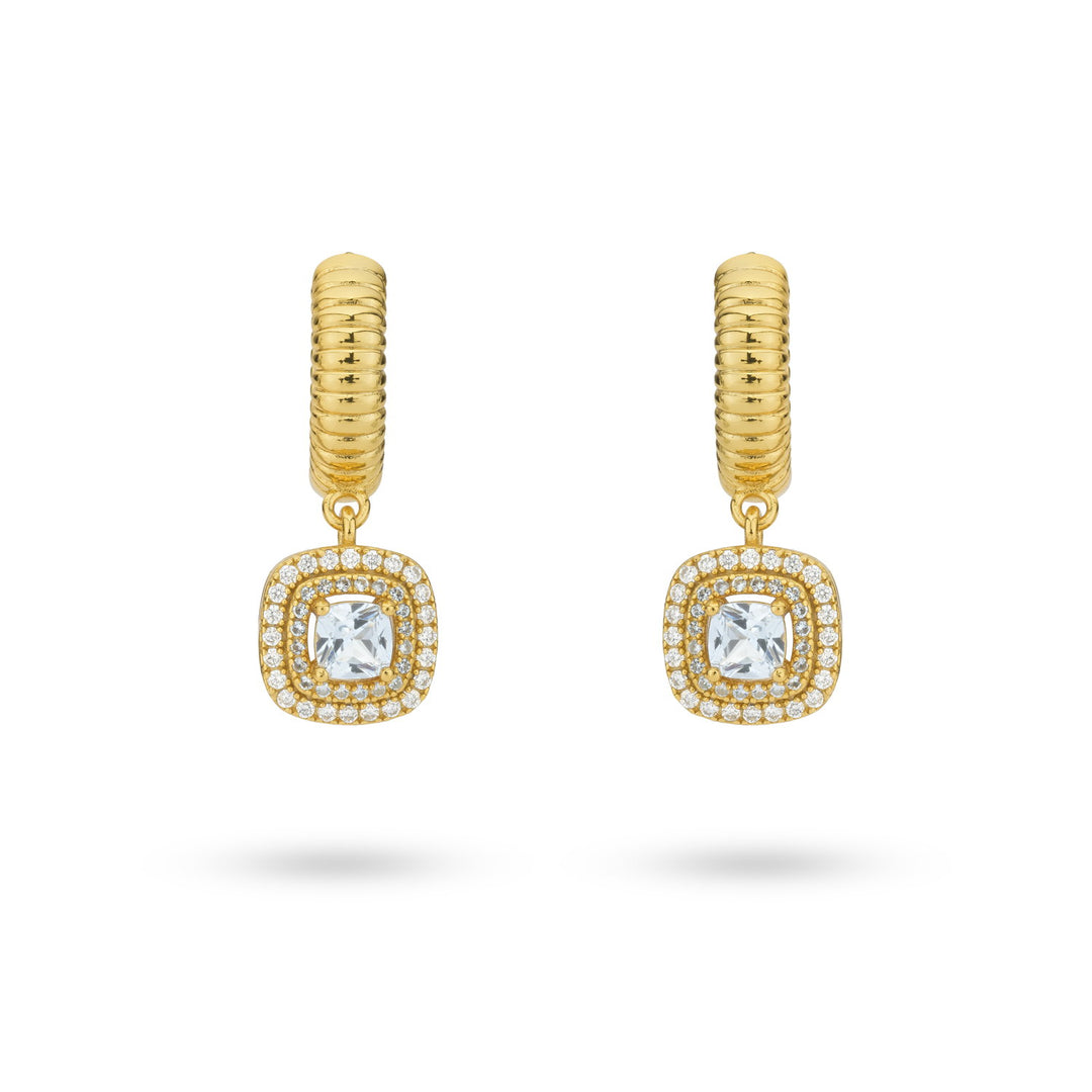Earring with vintage look pendant