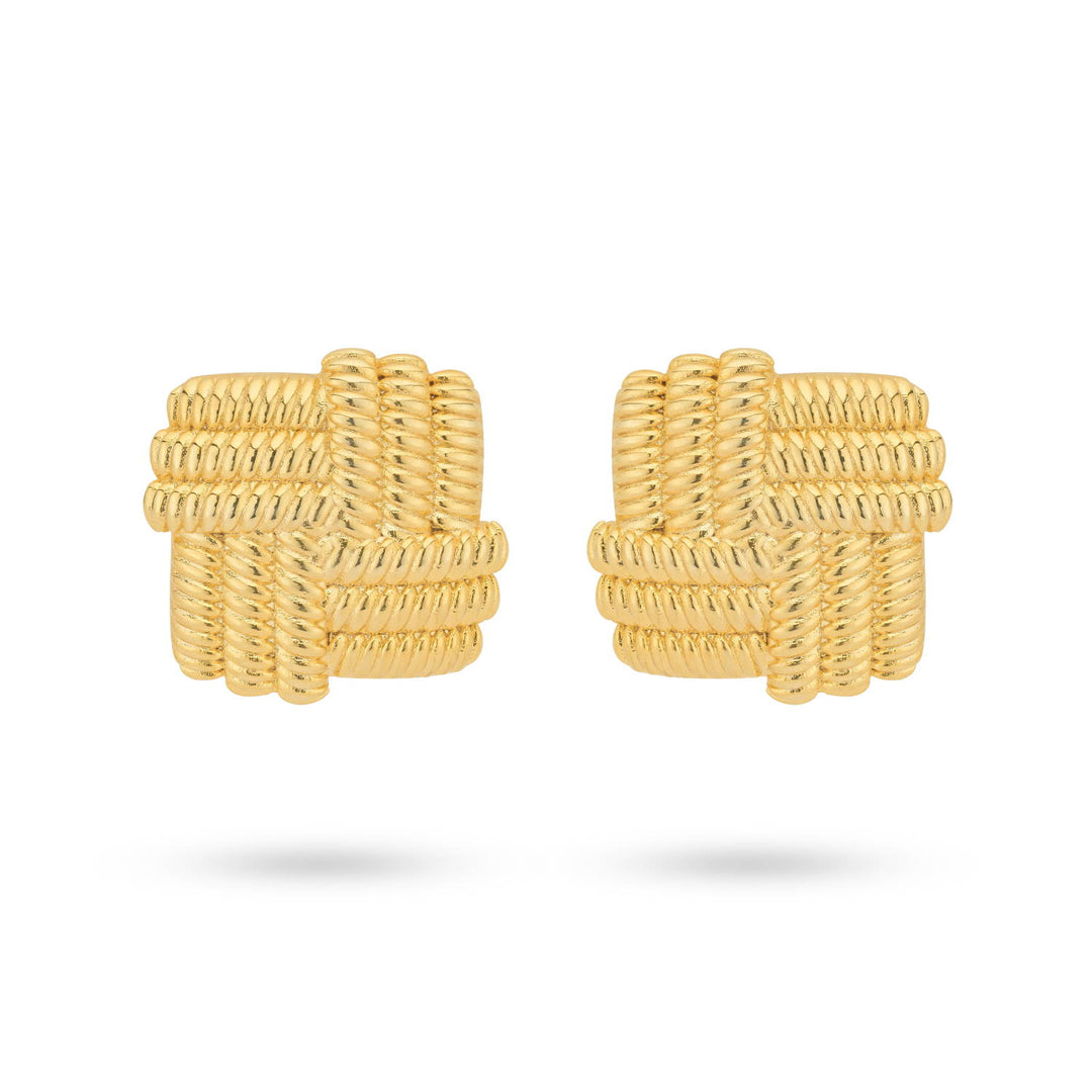 Bold earring square shape with structure