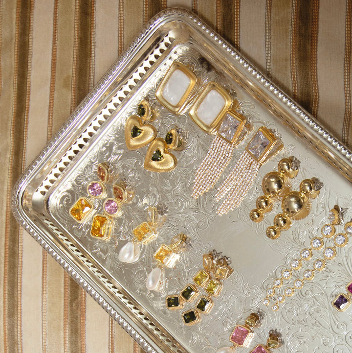 Bold pearl frame earrings