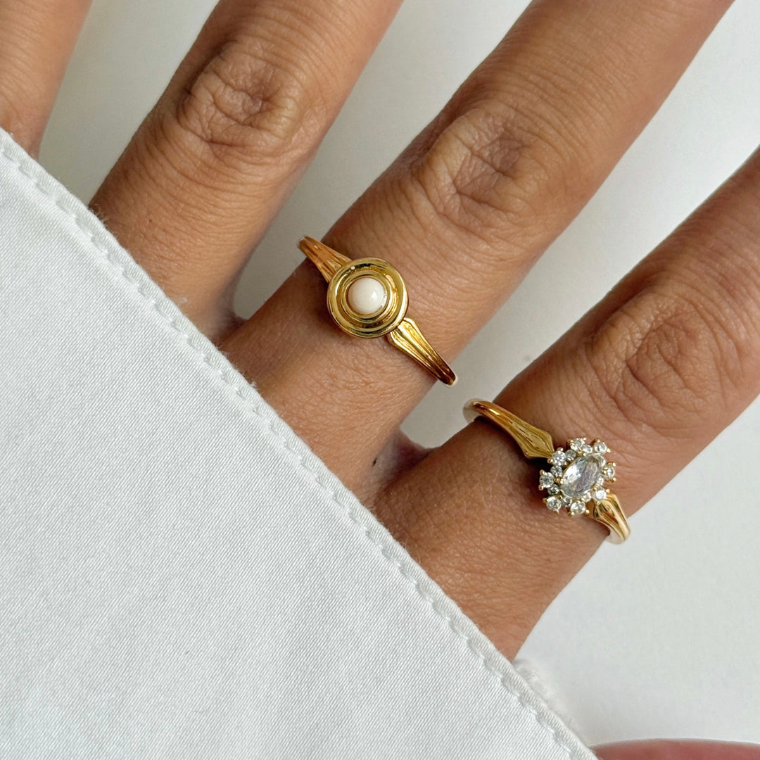 Ring met gekleurde steen