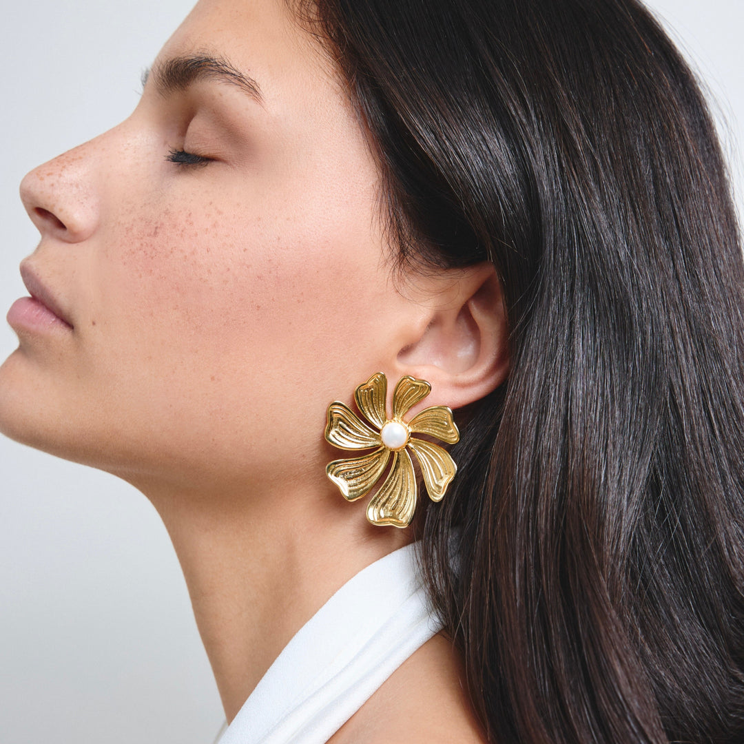 Bold flower shaped earring with freshwater pearl - 434001B