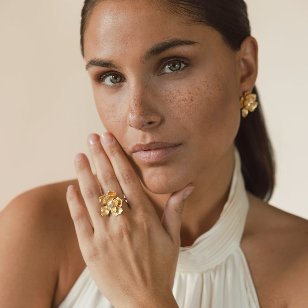 Bloemvormige statement ring met groene steen - 124154Y
