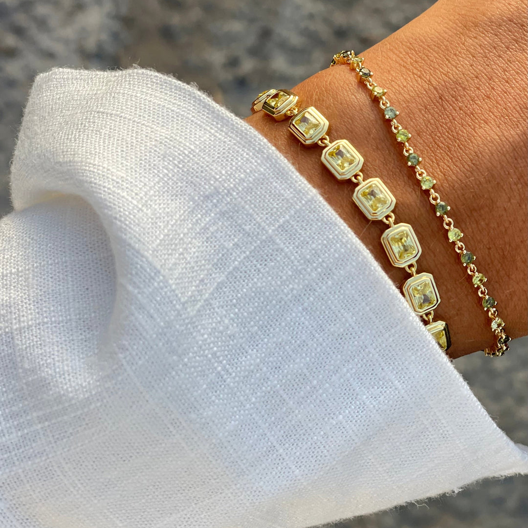 Vintage look armband met gekleurde stenen