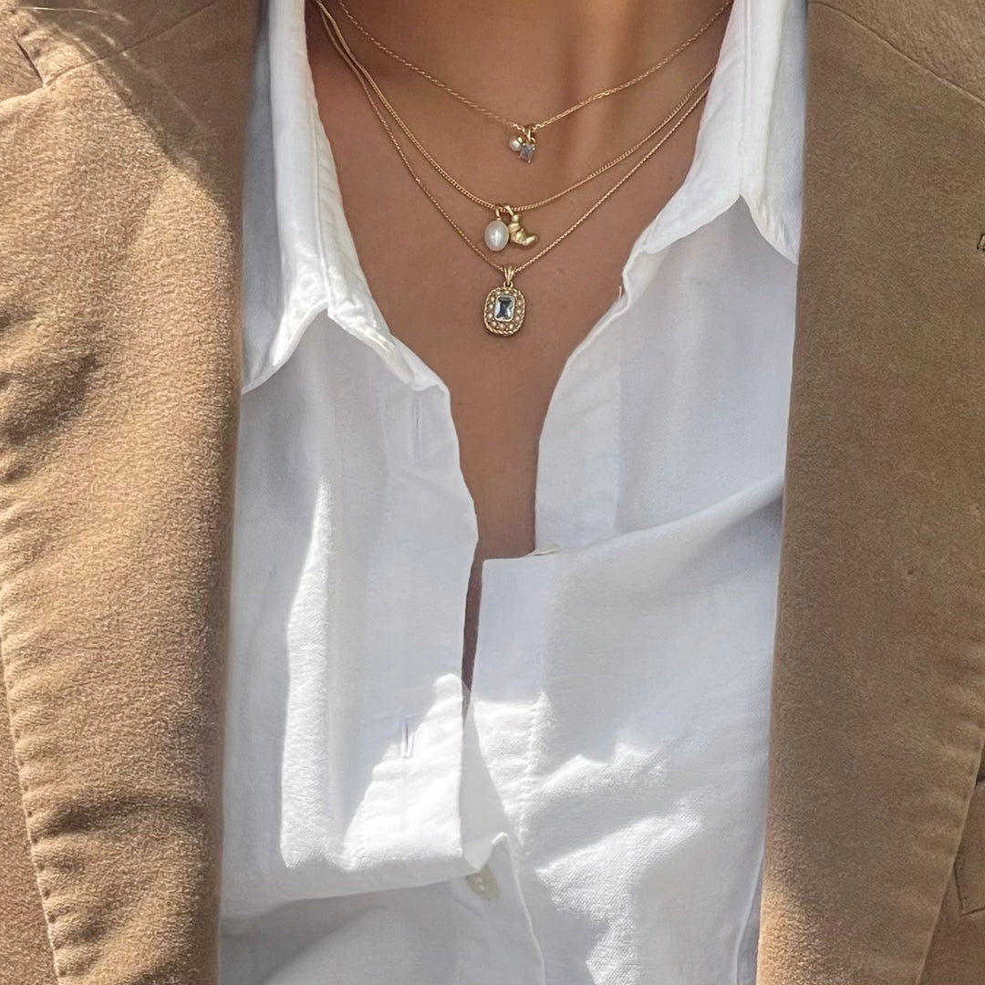 Necklace with croissant pendant and sweetwater pearl - 32498Y
