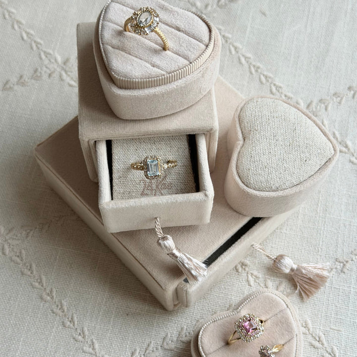 14K ring met blauwe topaas steen