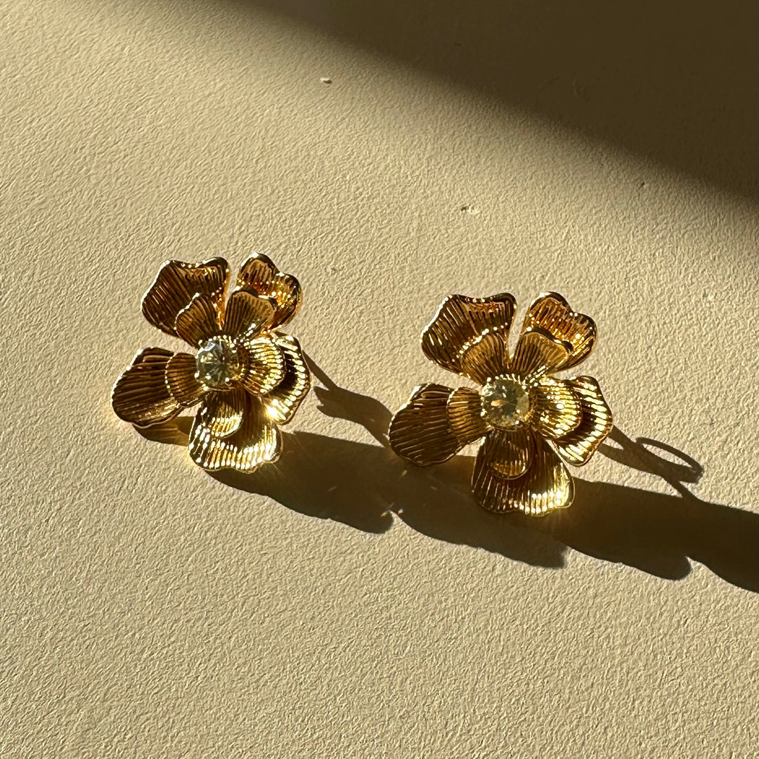 Flowershaped statement earrings - 42496Y