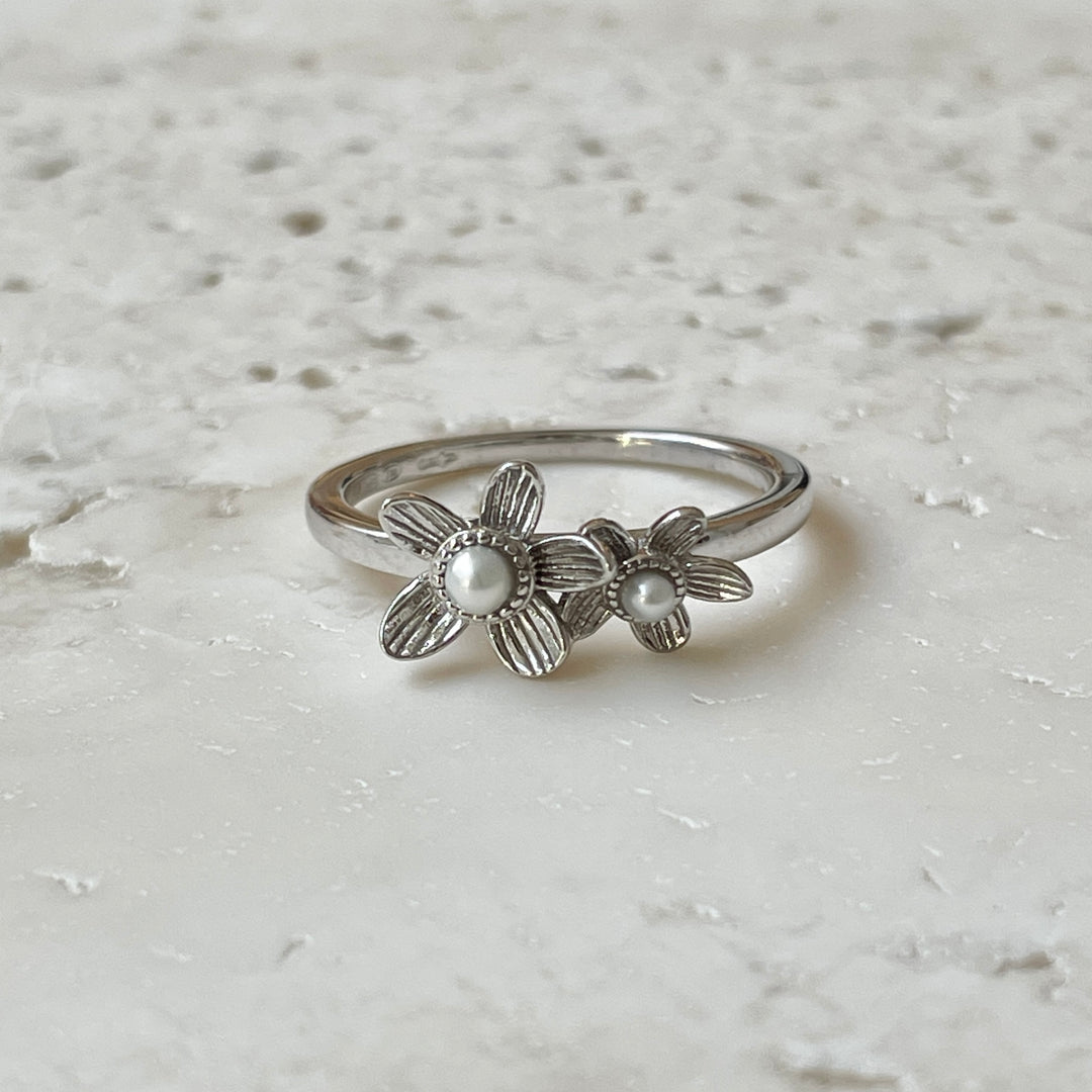 Ring met parels en bloemen - 12488S