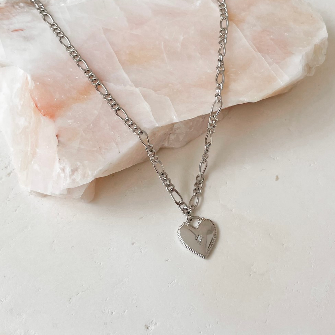 Ketting met hart en steentje