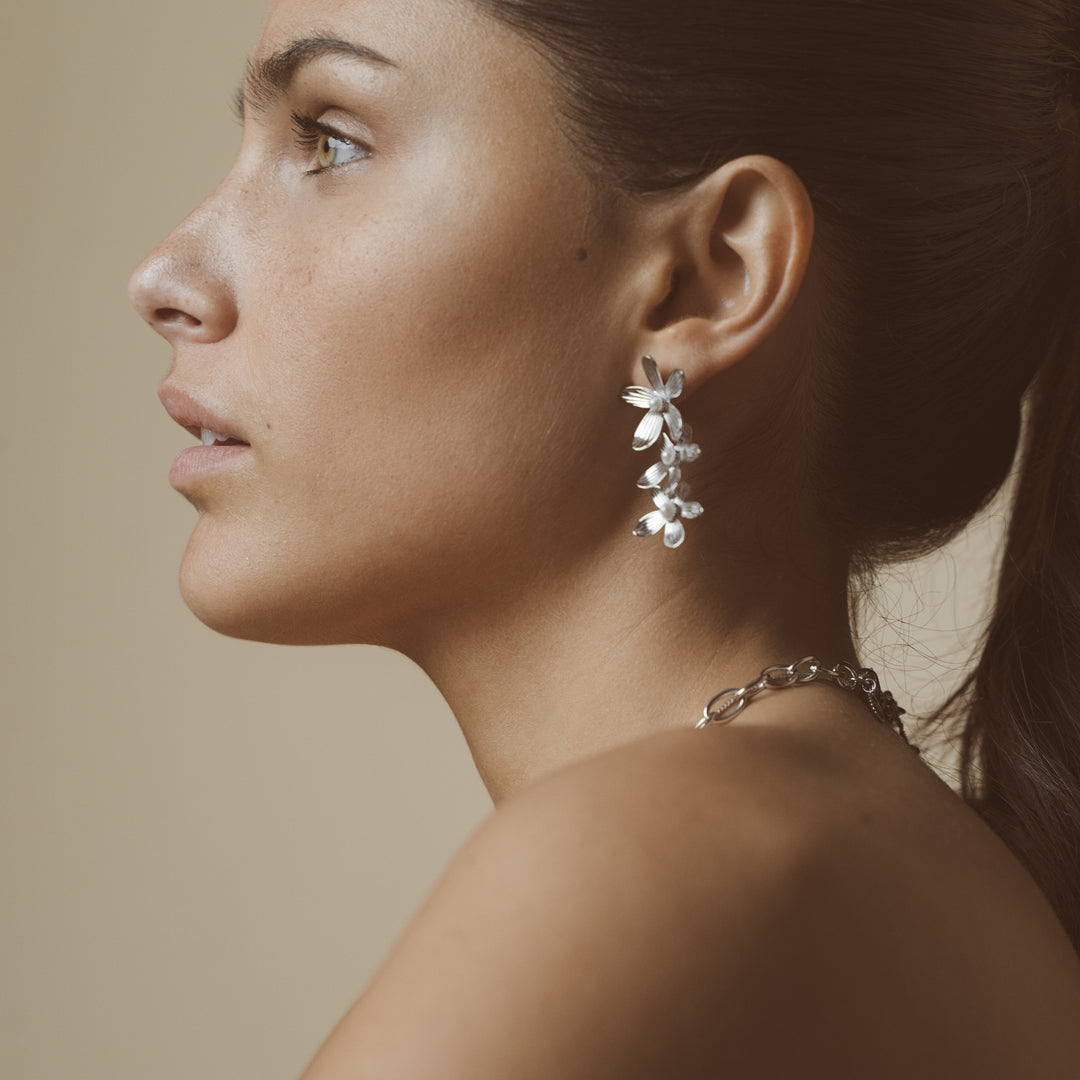 Flowershaped statement earrings with pearls - 42455S